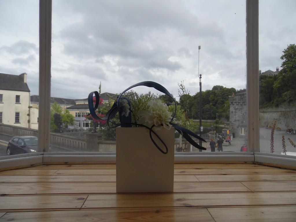 The Waterfront Townhouse Accommodation Kilkenny Exteriér fotografie